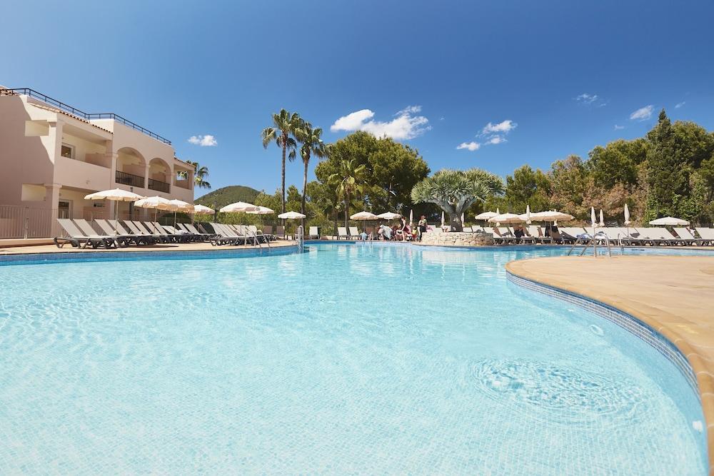 Invisa Hotel Club Cala Blanca Es Figueral Exterior photo