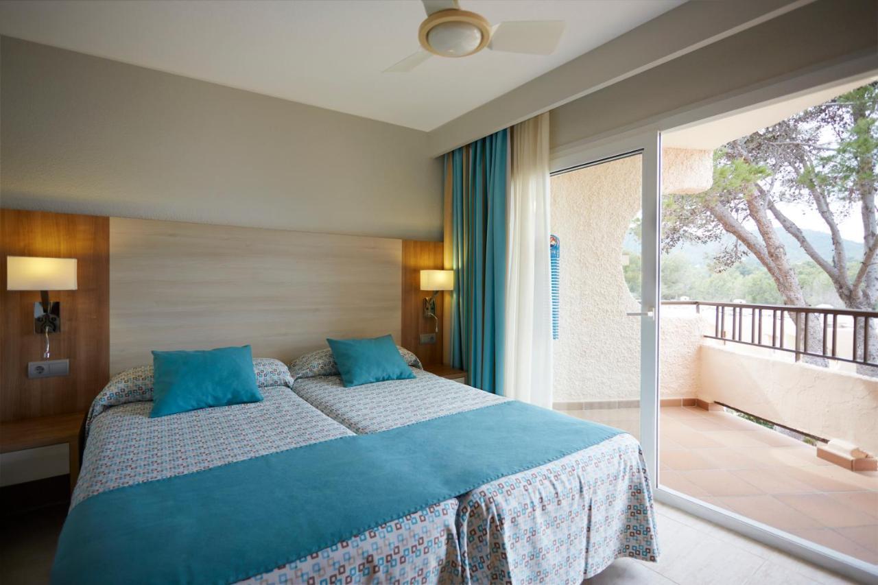 Invisa Hotel Club Cala Blanca Es Figueral Exterior photo