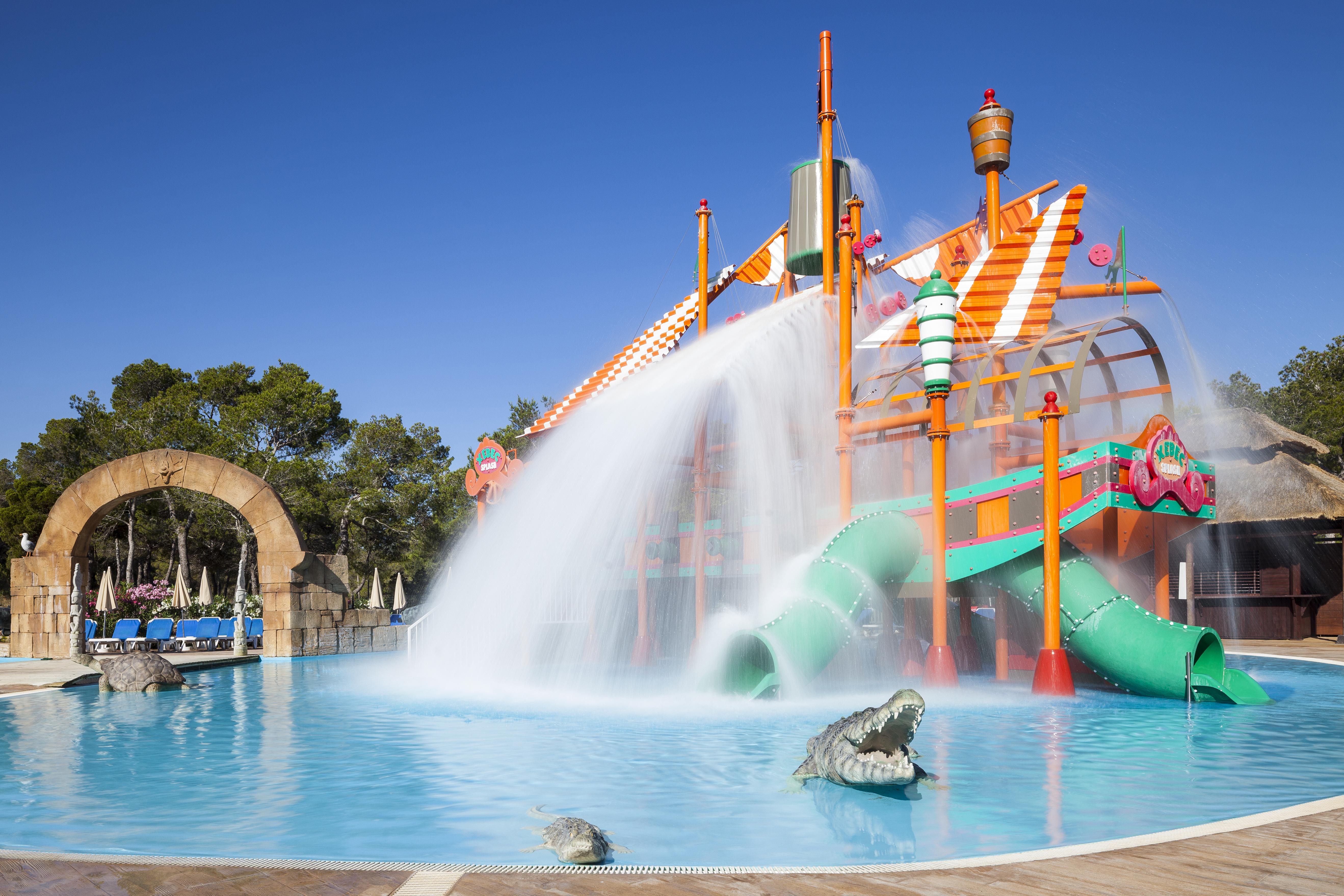 Invisa Hotel Club Cala Blanca Es Figueral Exterior photo