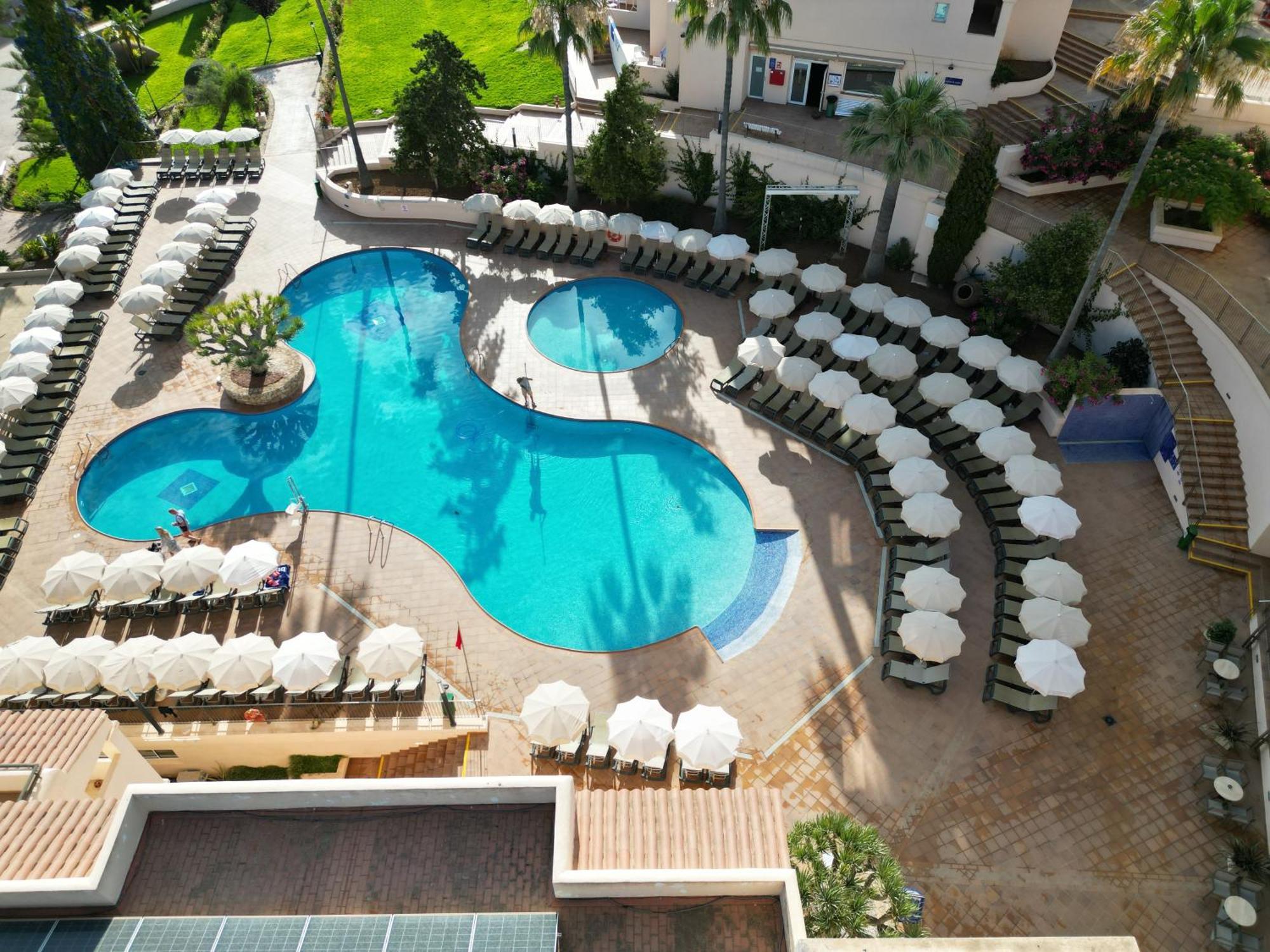 Invisa Hotel Club Cala Blanca Es Figueral Exterior photo